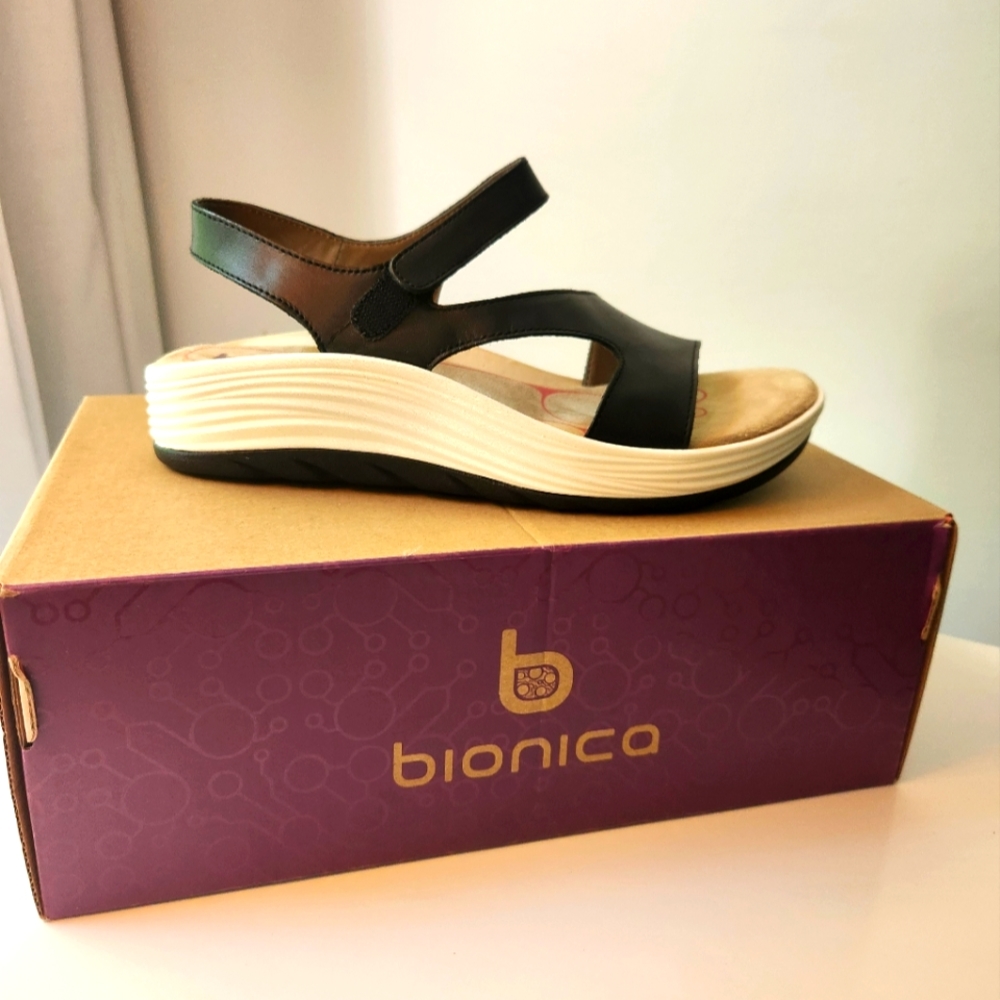 Brand new with the box, Bionica Cybele sandals, genuine upper leather, size 8.5